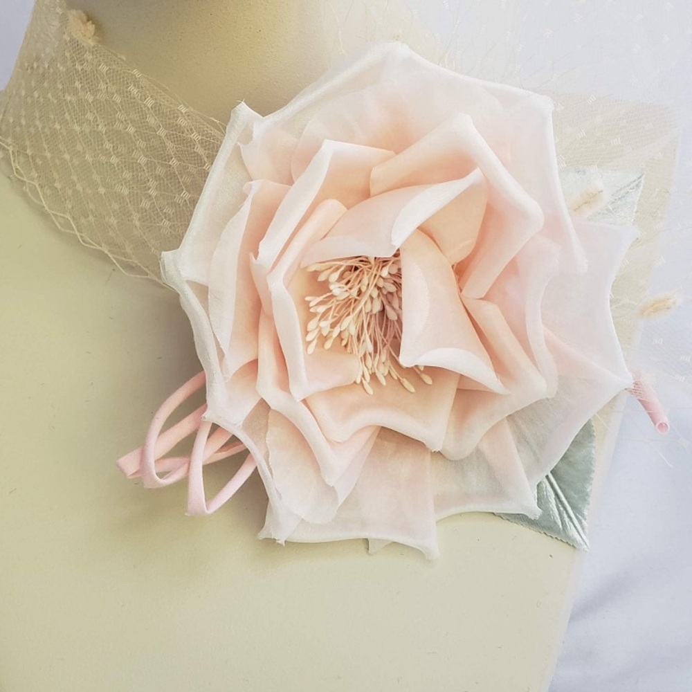 Blush flower choker